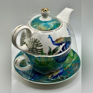 Stunning Peacock Design Teapot and Cup Set